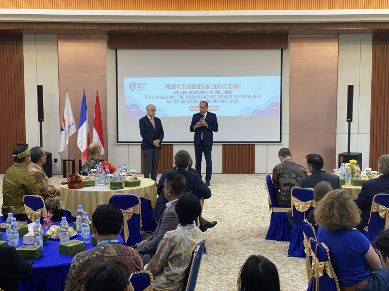 Official Visit of the Ambassador of France to Indonesian Creative School
